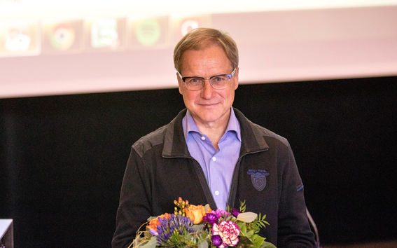 Ari Niemelä at the Alumnus of the Year award ceremony