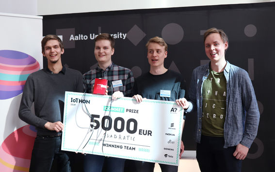 Aalto University / IoThon Comnet prize winners / photo: Linda Koskinen