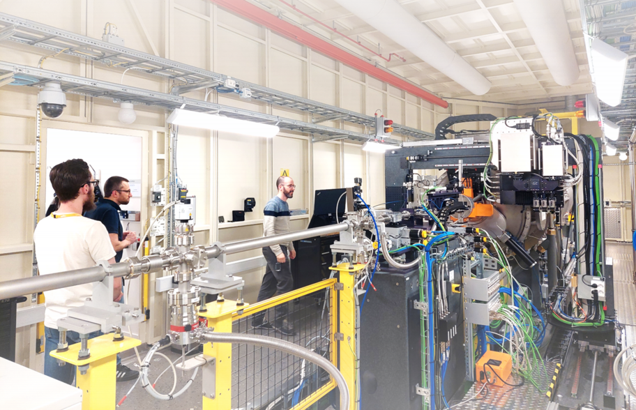 Synchrotron beamline with researchers
