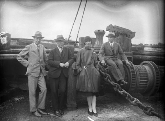 Ihmisiä Fregatti Osmon kannella 1929