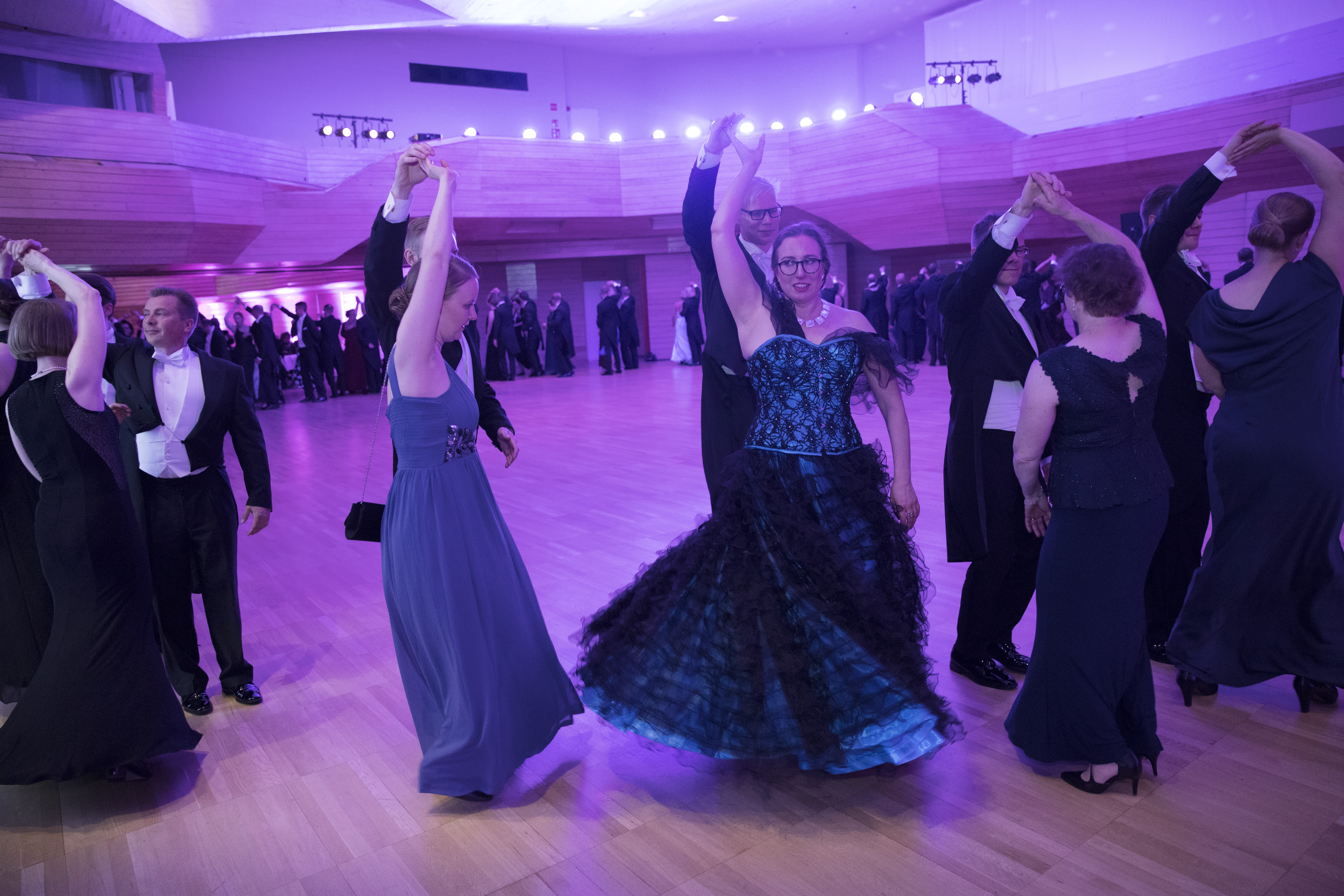 Traditional ball dance, Cicapo