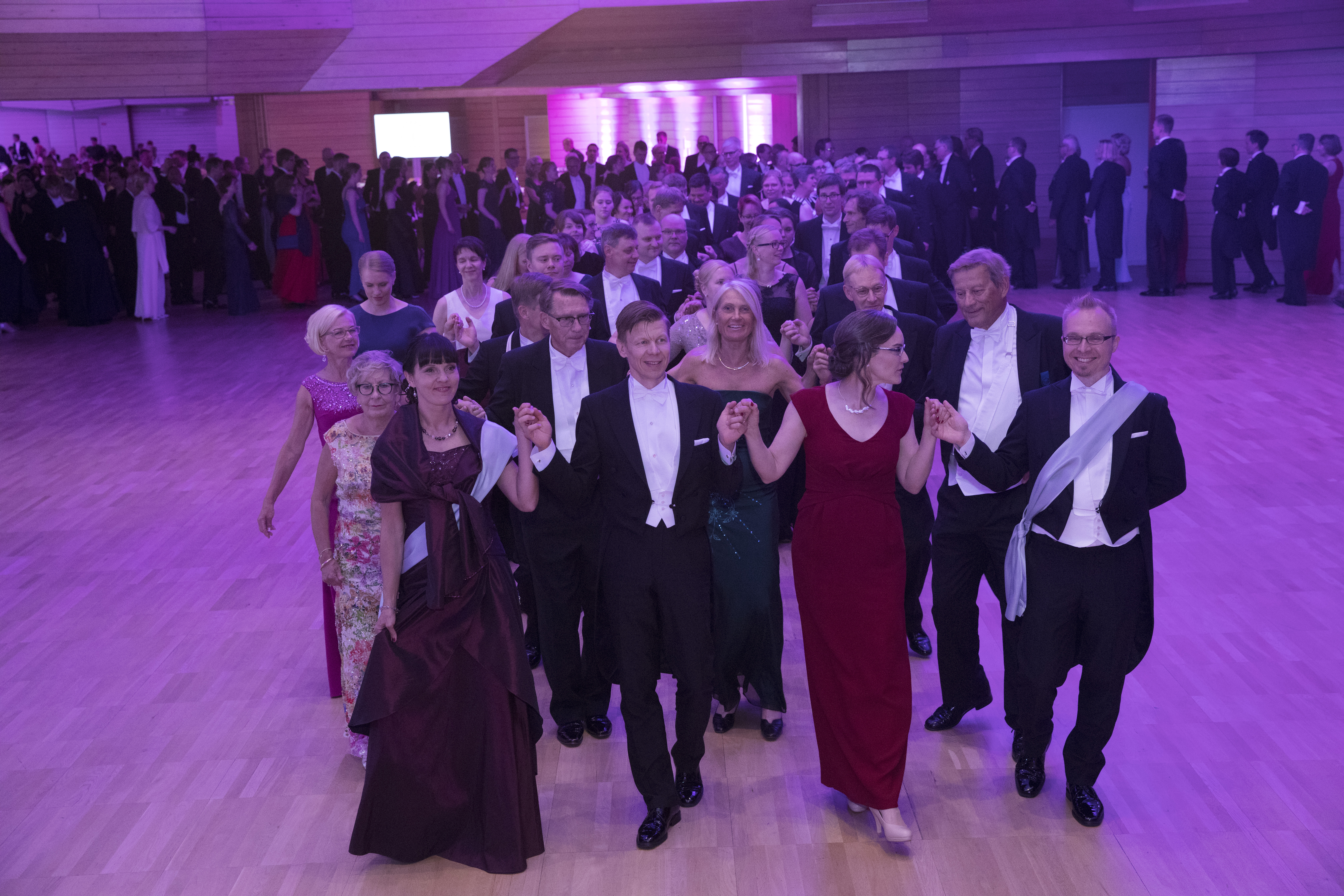 Traditional ball dance, Polonaise