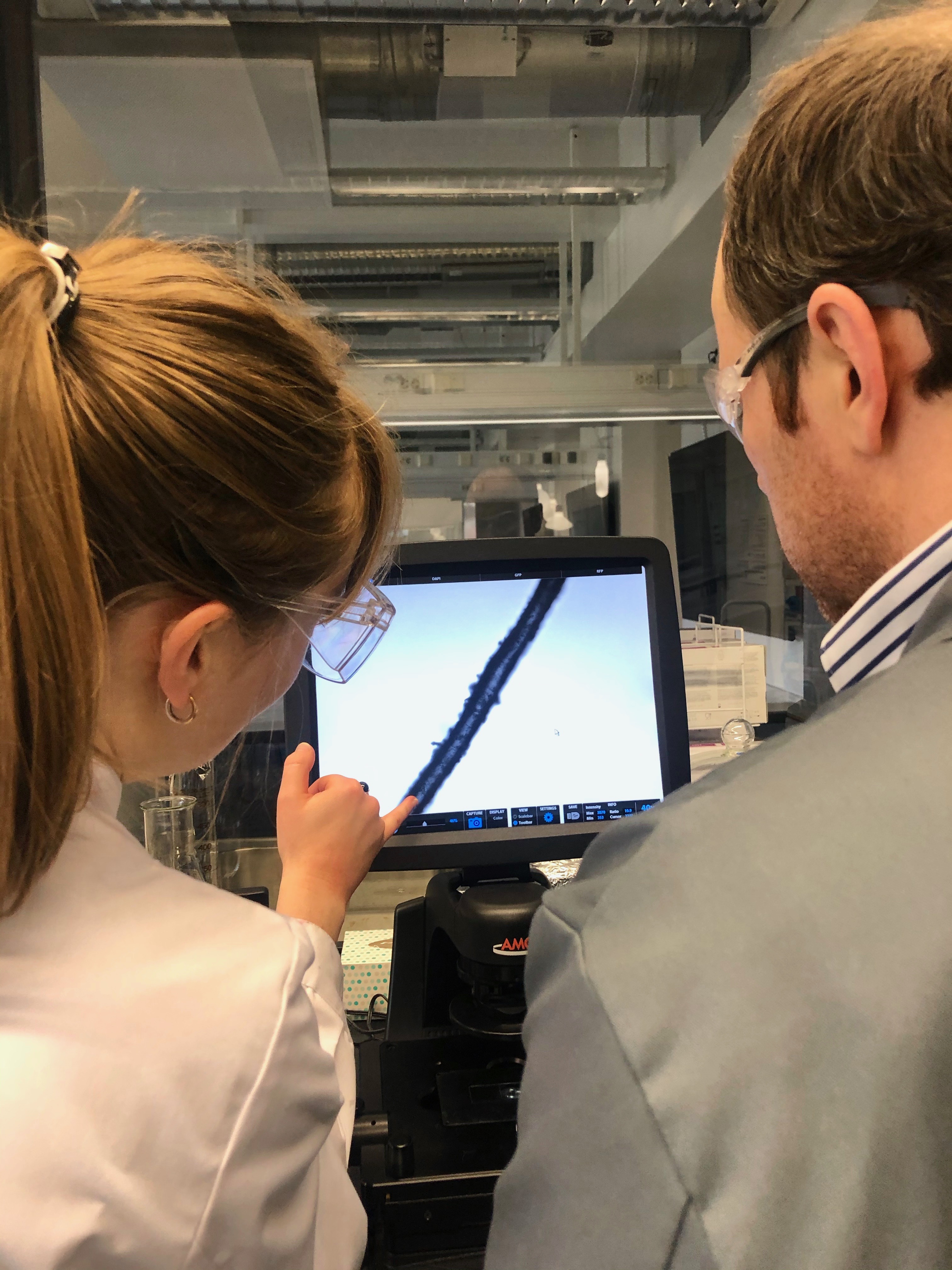 Experiments at Biofilia lab. Photo: Refashioning the Renaissance project, 2020.