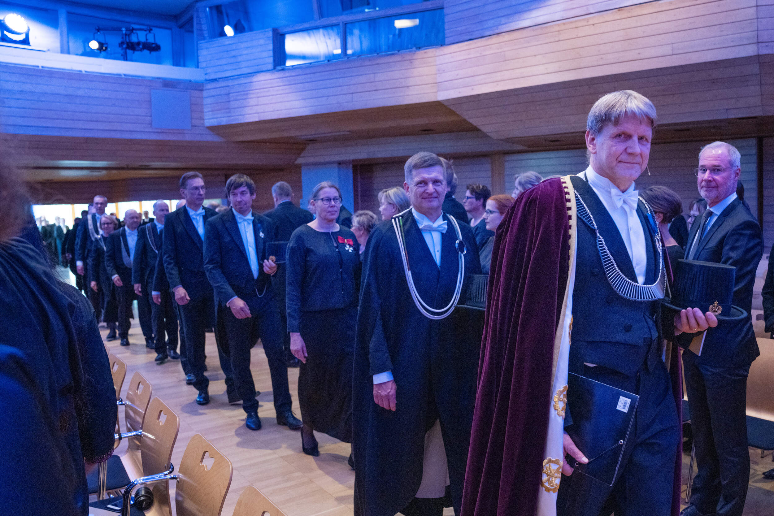 Procession entering Kaleva, Aalto leadership