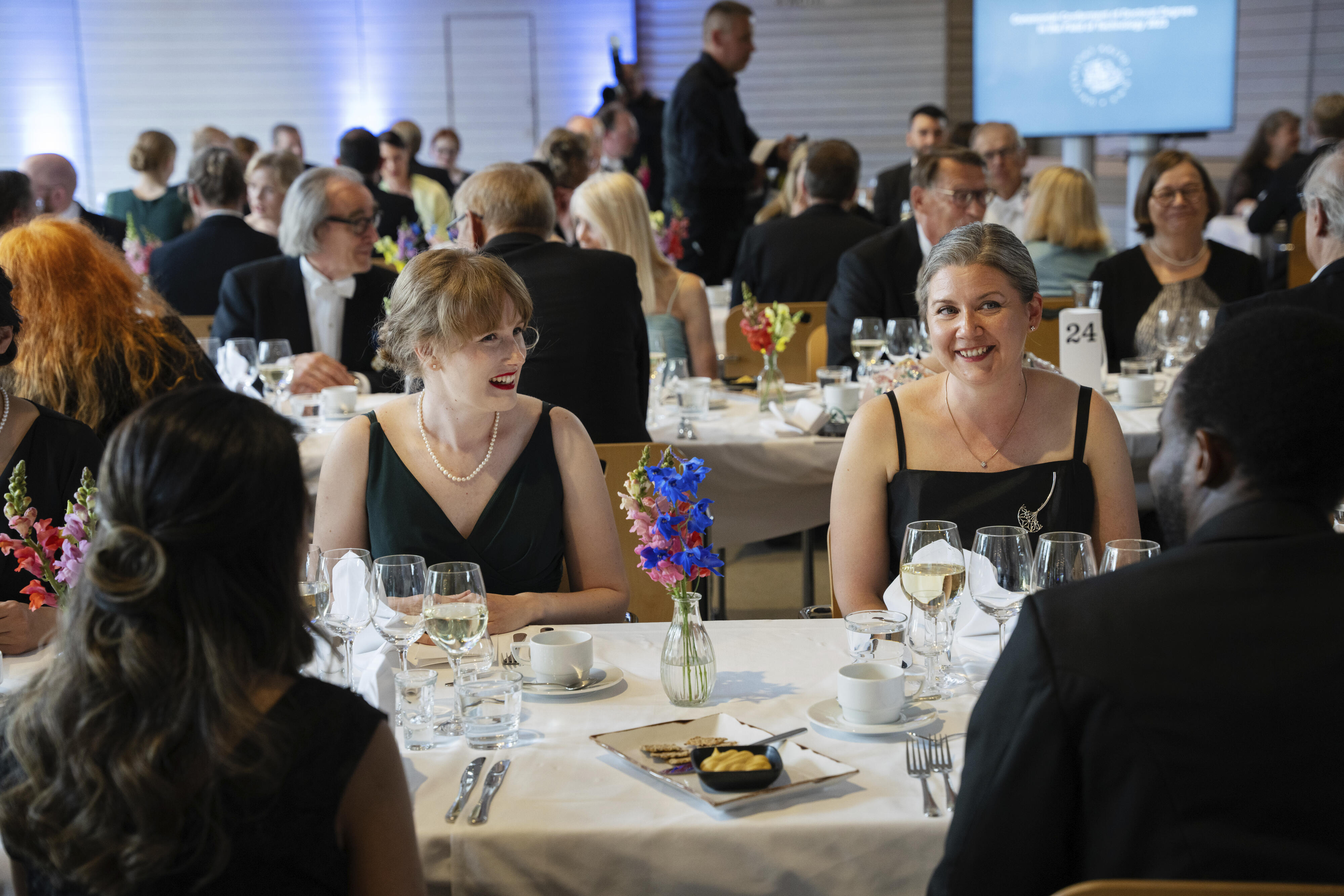 Dinner table 23