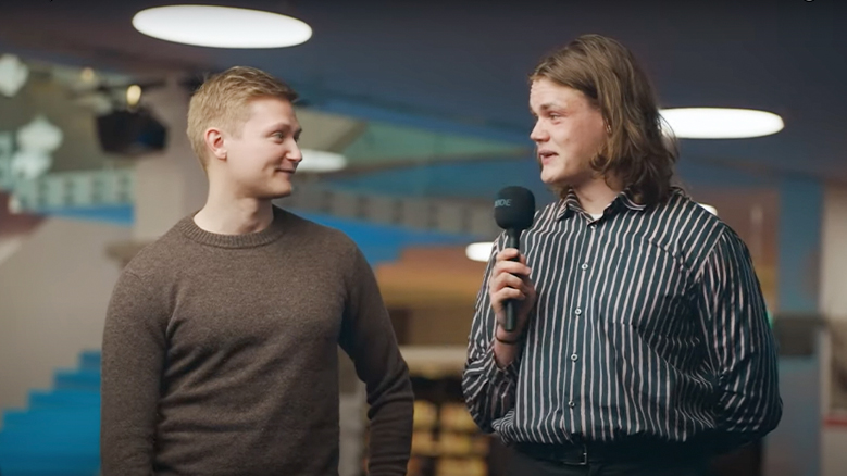 A student interviewing Aalto University alumnus for a video