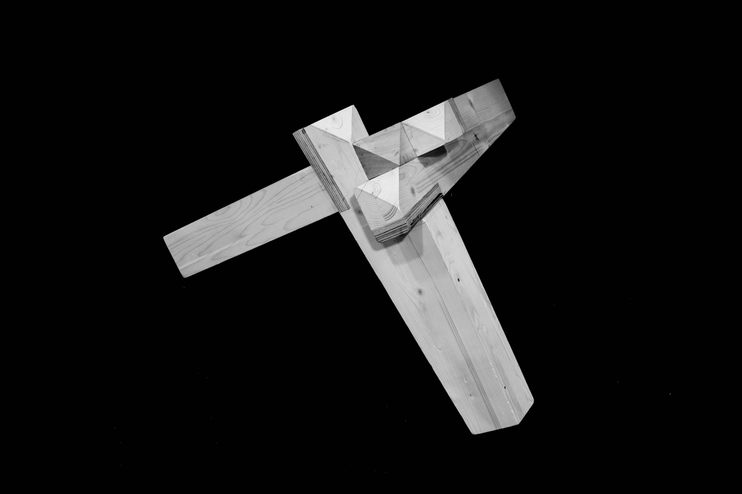 Wooden tripod joint