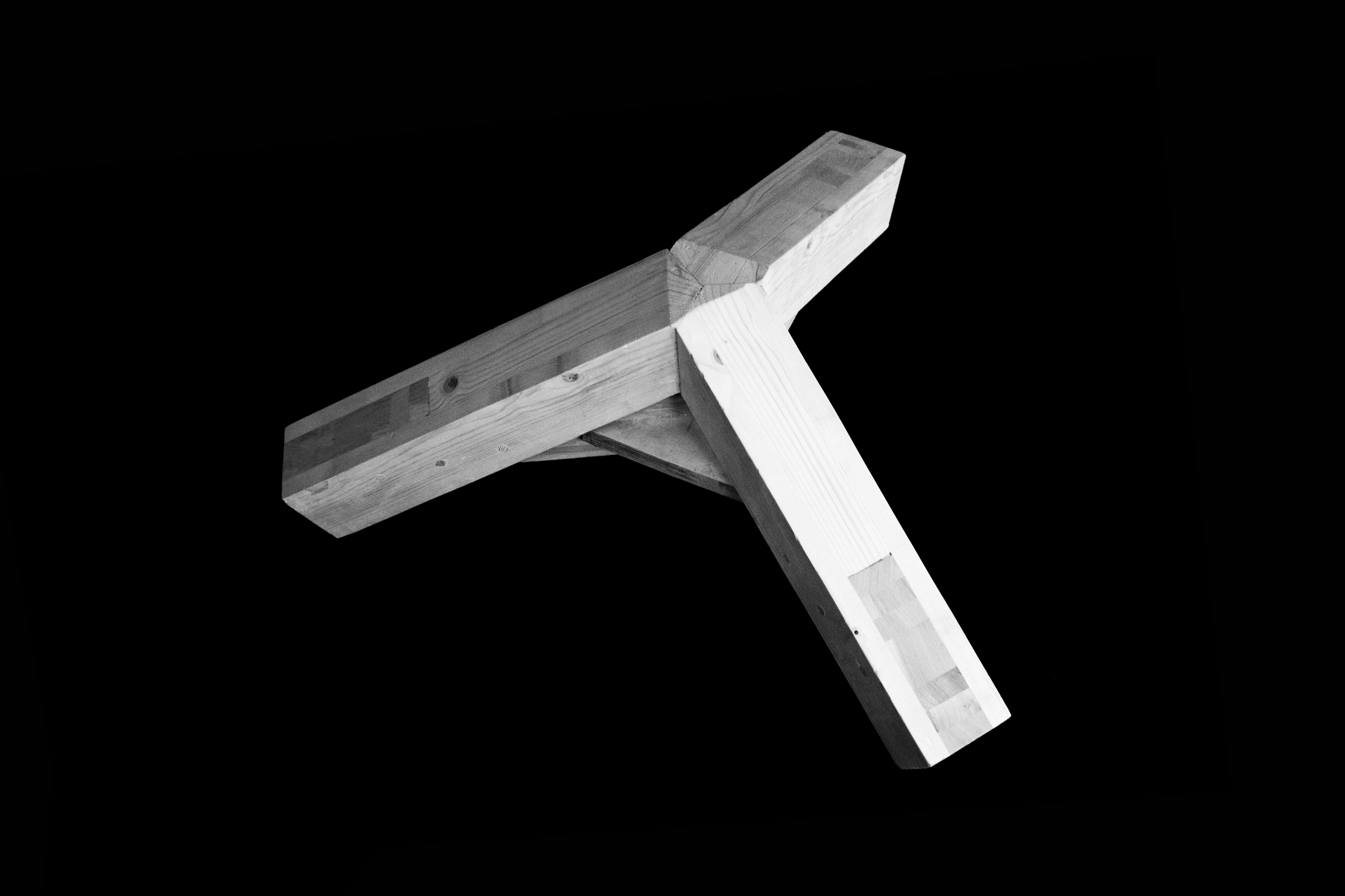 Wooden joint of laminated components
