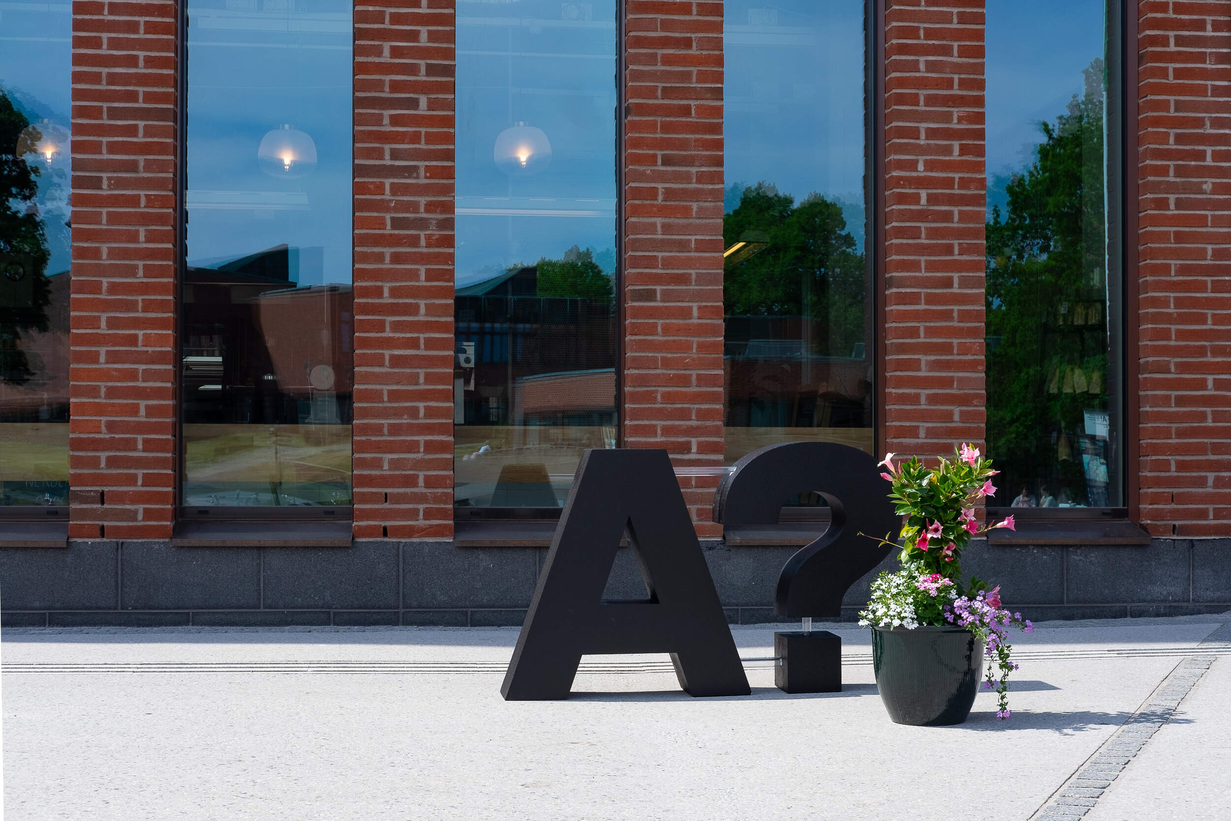 Aalto-logo kampuksella