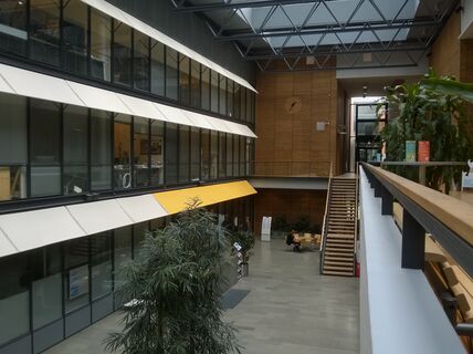 Maarintie 8 / aulatila