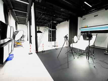 Arts_Infra - Photo Studio 1 Workshop by Jaakko Kahilaniemi