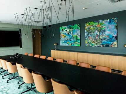 Kauppakorkeakoulun istuntosali. Kuva: Aalto-yliopisto