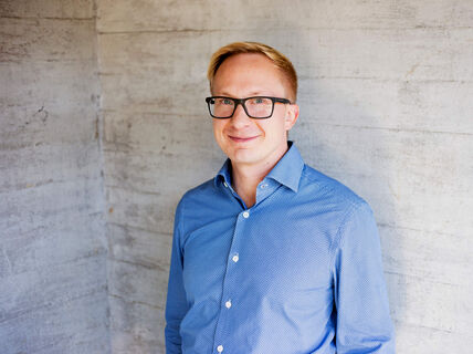 The picture shows Professor Henri Schildt. Photo: Mortti Saarnia / Aalto University. 