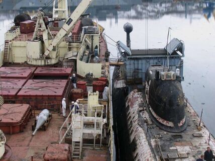Dismantling nuclear submarines photo by Ingar Amundsen