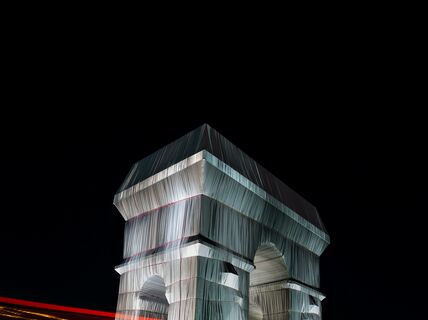 Photo of  Christo and Jeanne-Claude's  L’Arc de Triomphe, Wrapped.