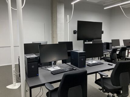 Windows workstations in the M101 classroom.