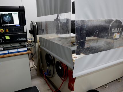 Waterjet cutter in Väre.