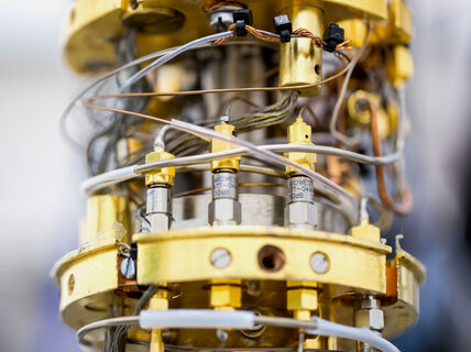 Picture of OtaNano lab equipment.