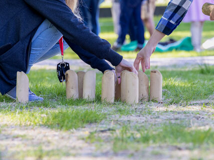 Aalto Wellbeing Picnic 2022 Mölkky. (c) Mikko Raskinen / Aalto University