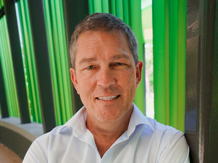 The picture shows a head shot of Visiting Distinguished Professor Siggi Gudergan.