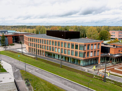 Aalto_University_Otakaari2B_