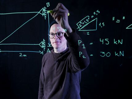 lightboard1-Arttu-polojarvi-photo-Jukka-kiistala