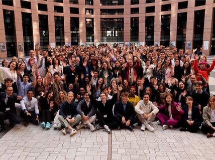 Aalto student, Niklas Hamberg (front row, left hand side) outside European parliament.