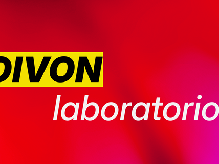 Teksti 'TOIVON' mustalla keltaisella, 'laboratorio' valkoisella punaisella ja vaaleanpunaisella taustalla.