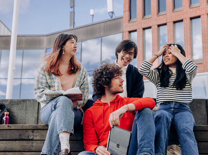 Aalto University students on campus. Photo: Aleksi Poutanen.