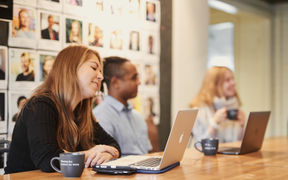 Aalto University / students doing teamwork /  photo by Unto Rautio