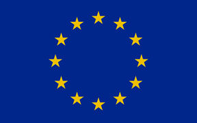 Euroopan lipussa on 12 kullanväristä tähteä ympyrämuodostelmassa.