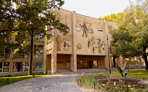 Aalto-yliopisto Töölön pääsisäänkäynti