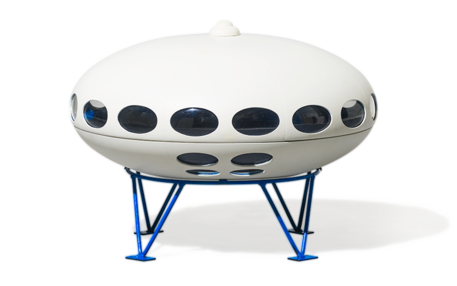 Kuvassa Futuro-talo.