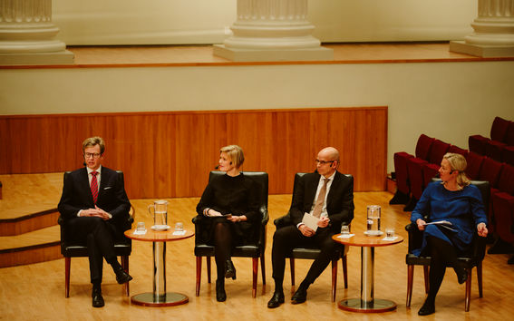 Helsinki GSE:n avajaisten panelistit