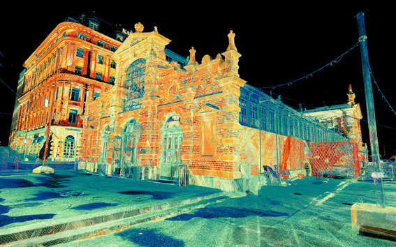 Selkäreppulaserkeilauksella kerättyä 3D-pistepilveä Helsingin kauppahallin ympäristöstä. © MML, Antero Kukko