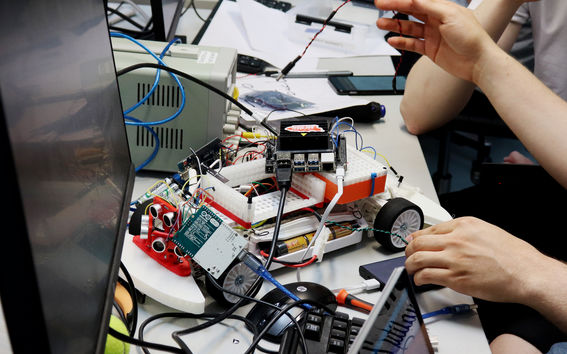 Aalto University / Itseohjautuva kilpa-auto / photo: Linda Koskinen