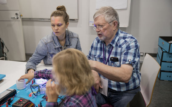 Aalto University / Ihmeellinen säkö workshop / photo: Annamari Tolonen