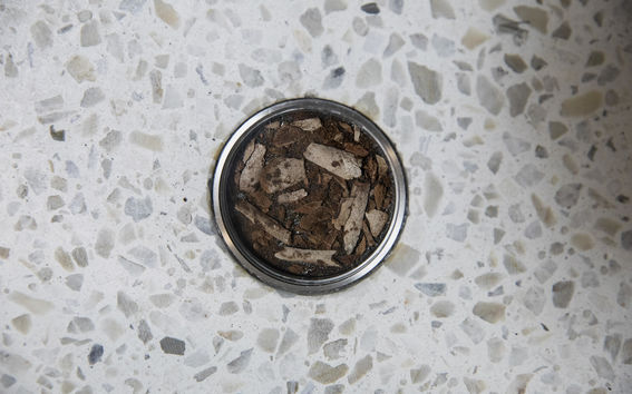 Kellokapseli, joka kiinnittää meidät erottamattomaksi osaksi miljardien vuosien jatkumoa. Kuva: Mikko Raskinen / Aalto-yliopisto