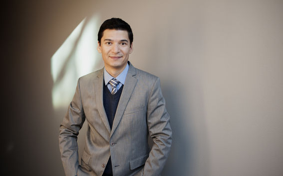 assistant professor rodrigo serna photo by lasse lecklin