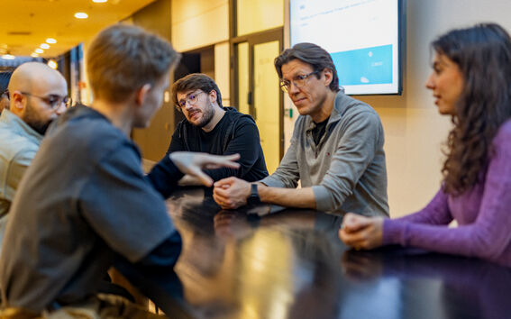 Participants of the Aalto International Talent programme are having a discussion.