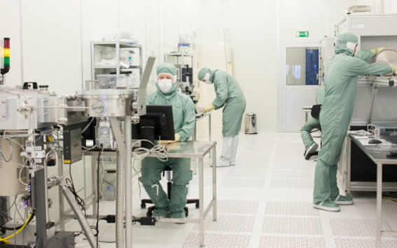 Micronova cleanroom kuva: Aino Huovio