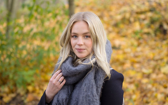 Aalto-yliopisto, Otaniemi stories: Iiris Takanen, kauppatieteiden opiskelija / Kuvaaja: Sinikoski