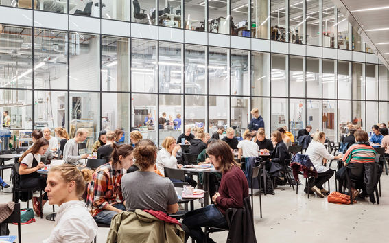 Kipsari student lounge photo by Tuomas Uusheimo