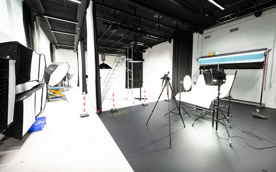 Arts_Infra - Photo Studio 1 Workshop by Jaakko Kahilaniemi