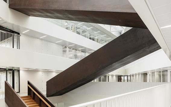 Väre klusteriaulan portaat Kuva: Tuomas Uusheimo / Aalto-yliopisto