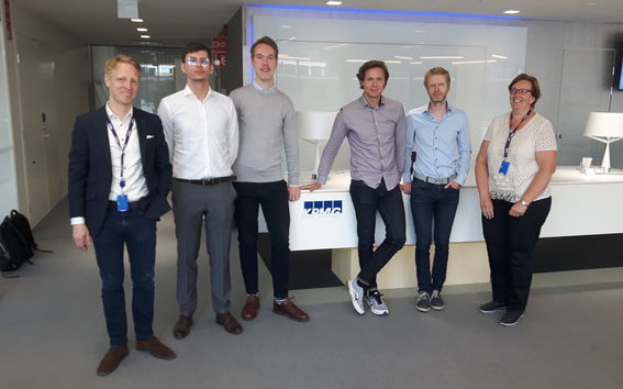 Räätälöity opiskelijoiden yritysprojekti KPMG:lle, tiimikuva