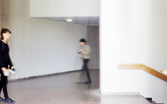 Passing by at Otakaari 1. Photo: Nita Vera.