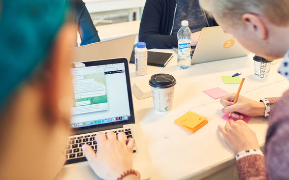 Tiimitapaaminen / kuvaaja Aalto-yliopisto, Unto Rautio