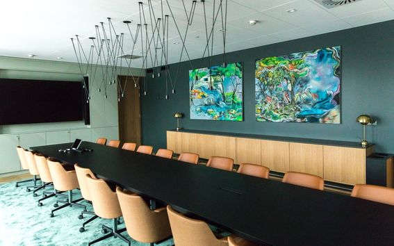 Kauppakorkeakoulun istuntosali. Kuva: Aalto-yliopisto