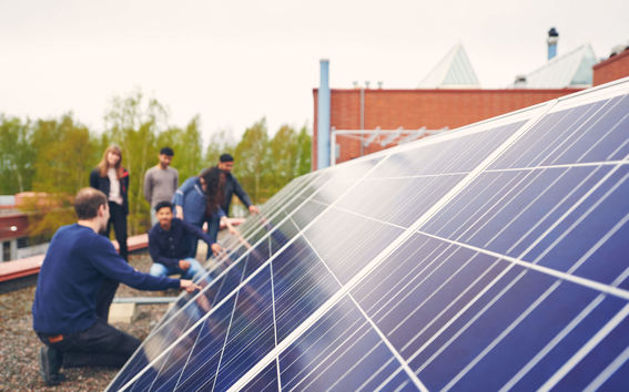 Aalto ENG solar panels student Image: Unto Rautio